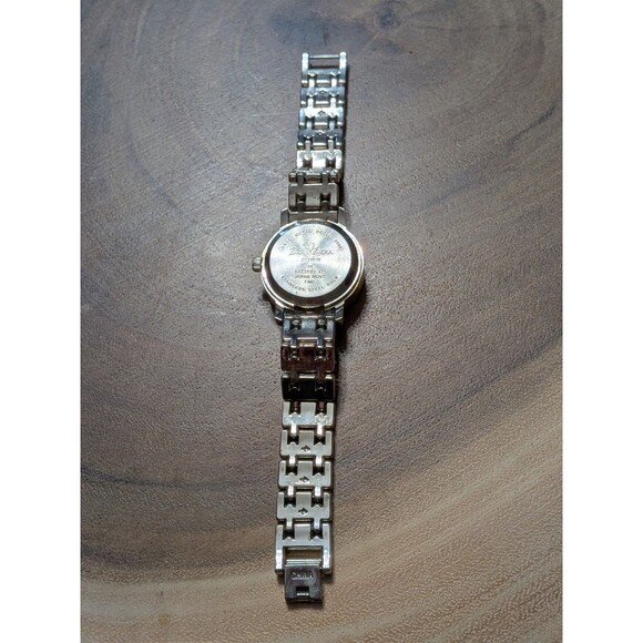 Zou Zou Women’s Quartz Watch - Peace Sign Detail, Groovy Green Dial, Y2K Style - Picture 6 of 7